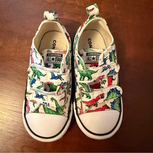 Converse Dinosaur Print Sneakers Boys Size 8 - Picture 5 of 7